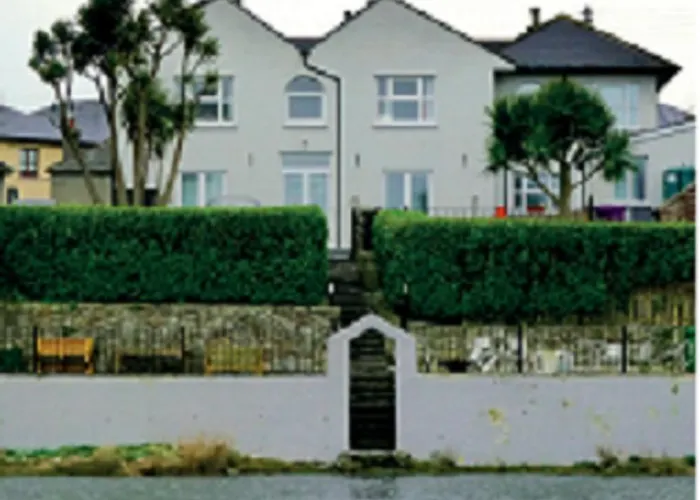 Bed and Breakfast River Accomodation Γουίκλοου